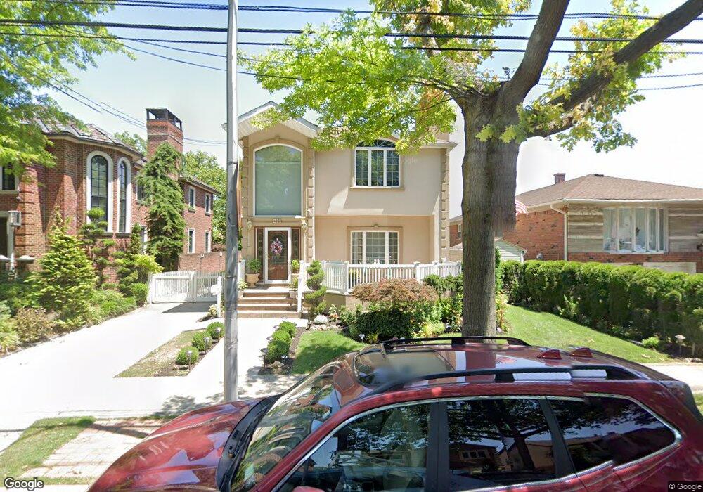 311 149th St, Whitestone, NY 11357 - photo 1