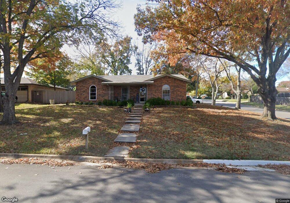 1017 Sherwood Dr, Bedford, TX 76022 - photo 1