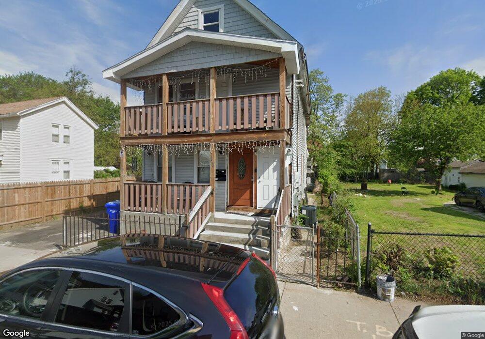 198 Tyler St, Springfield, MA 01109 - photo 1