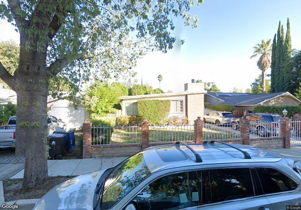 22117 Buena Ventura St, Woodland Hills, CA 91364 - photo 1