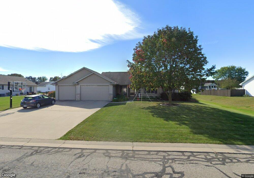 W5529 Mile Long Dr, Appleton, WI 54915 - photo 1