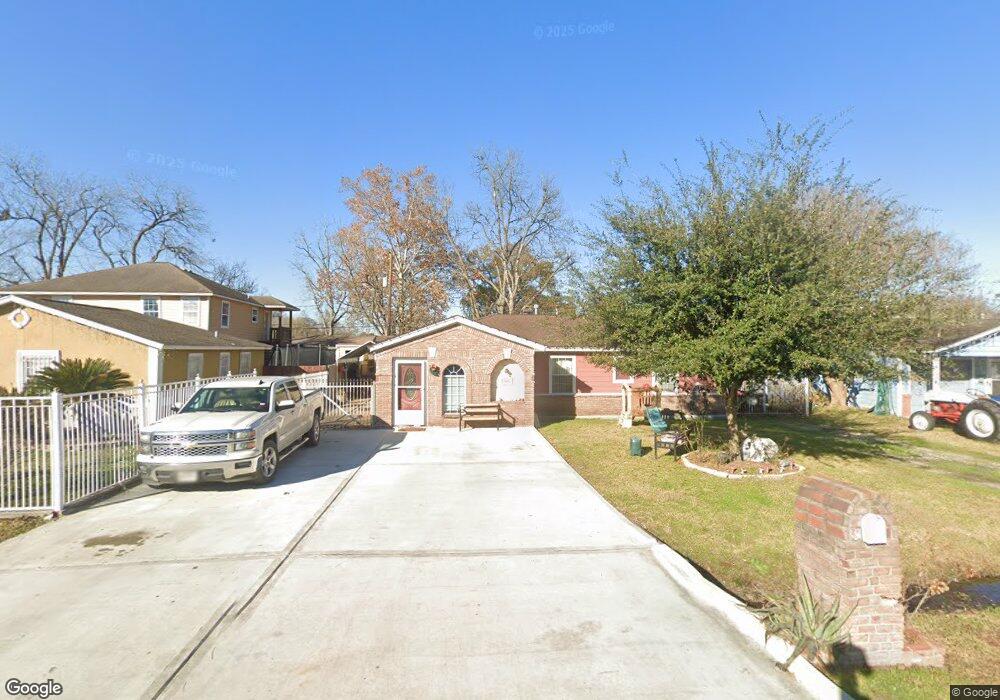 2315 Mooney Rd, Houston, TX 77093 - photo 1