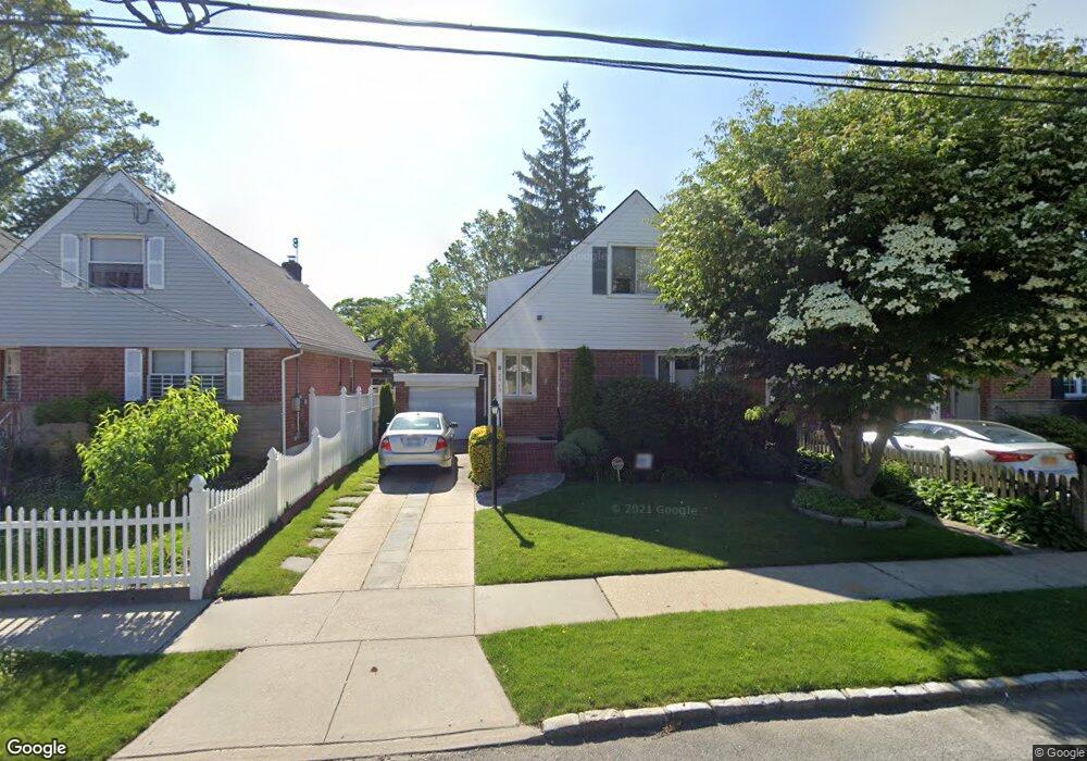 2940 165th St, Flushing, NY 11358 - photo 1