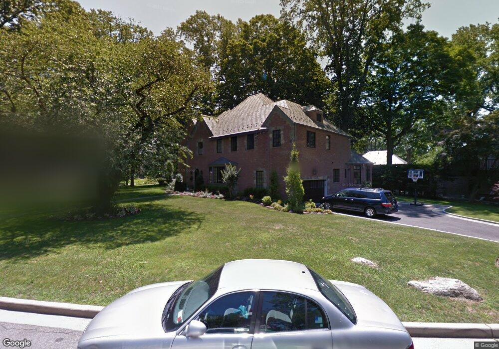 12 Buckminster Ln, Manhasset, NY 11030 - photo 1