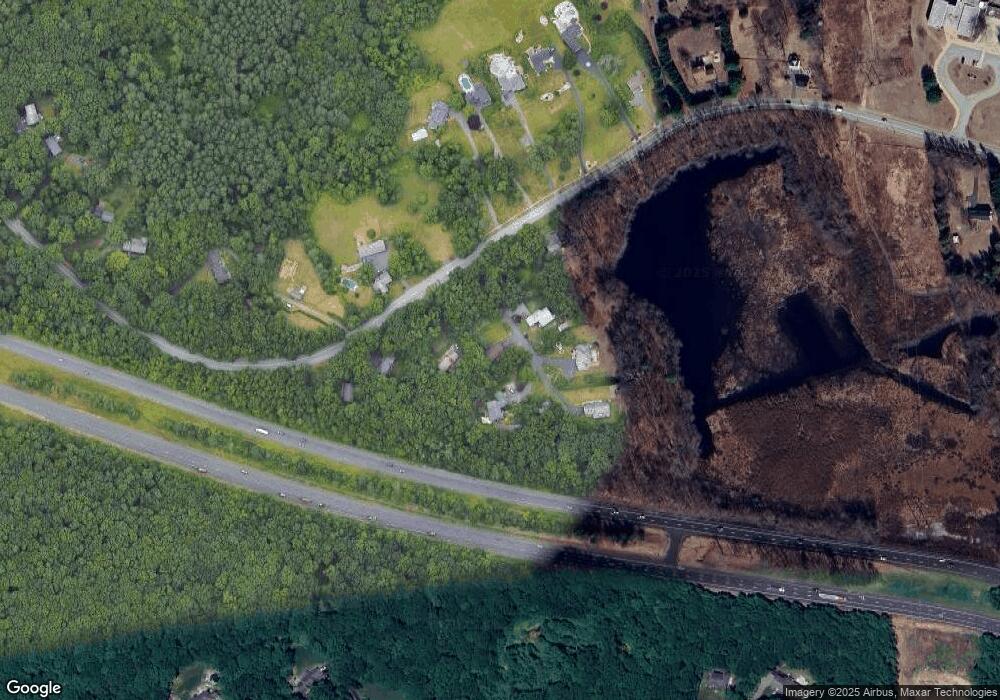 884 Neipsic Rd, Glastonbury, CT 06033 - photo 1