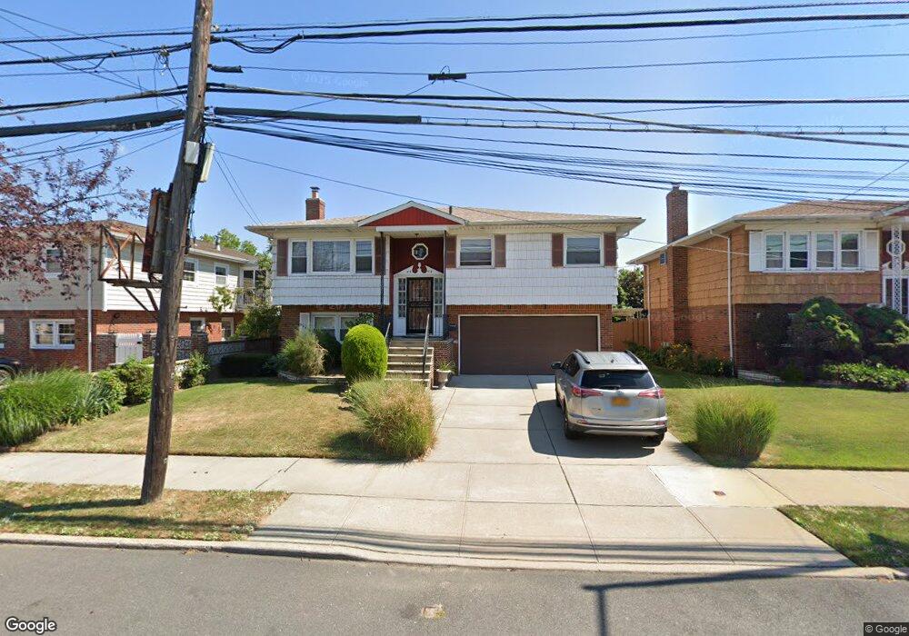2609 202nd St, Bayside, NY 11360 - photo 1