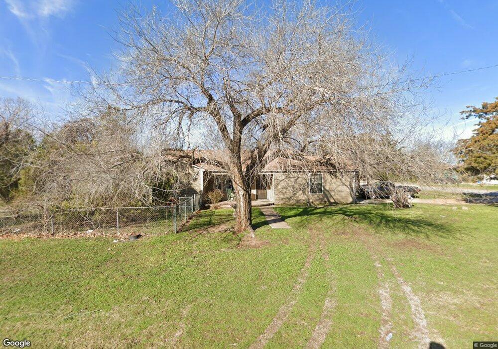 302 W E Ave, Cache, OK 73527 - photo 1