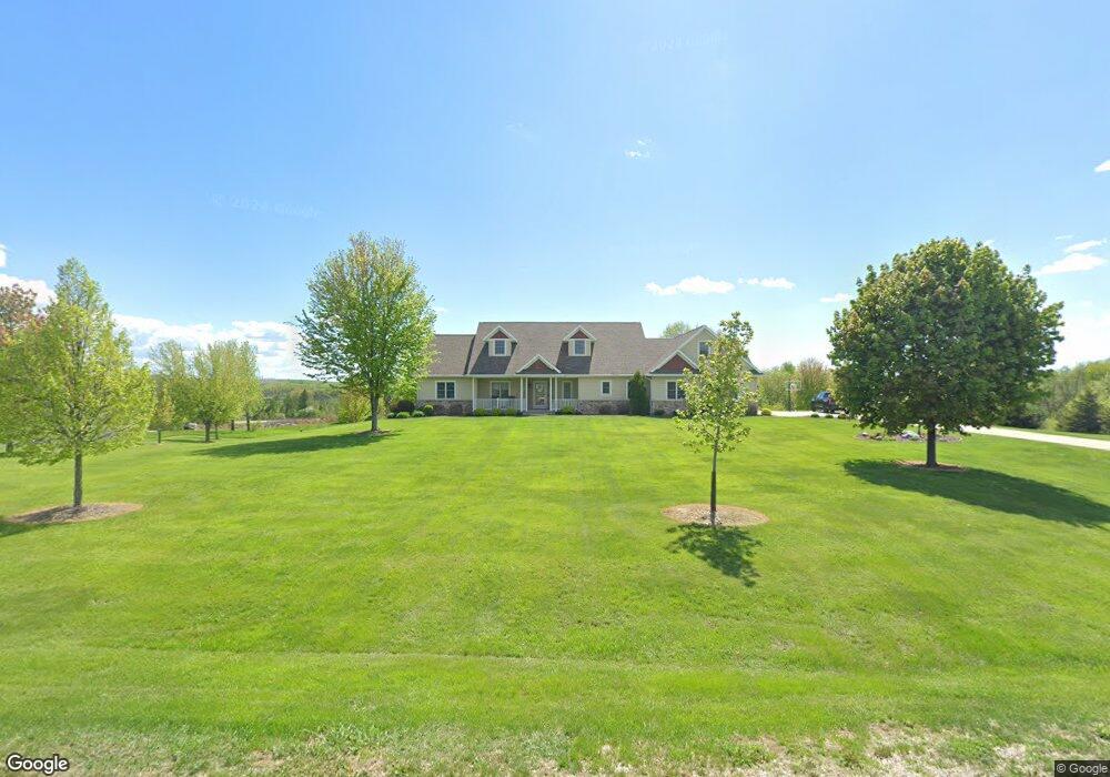5441 Hideaway Cir, West Bend, WI 53090 - photo 1