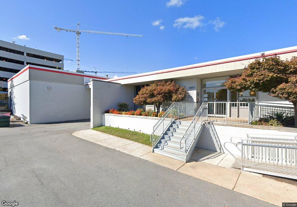 5951 Halpine Rd, Rockville, MD 20851 - photo 1