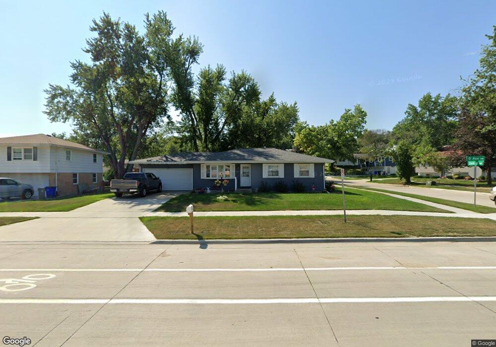 2447 O Ave NW, Cedar Rapids, IA 52405 - photo 1