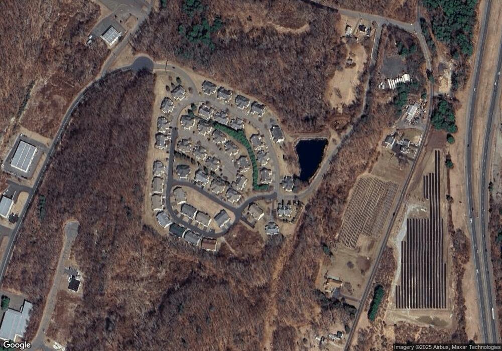 79 Pondview Cir unit 28, Beacon Falls, CT 06403 - photo 1