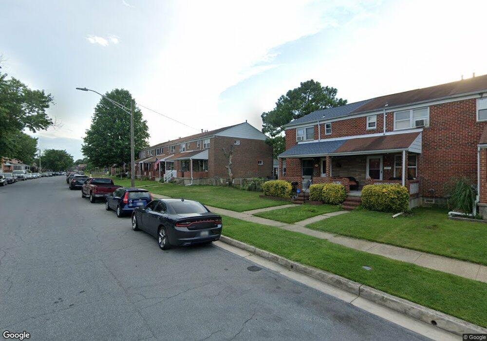 1022 Foxcroft Ln, Essex, MD 21221 - photo 1