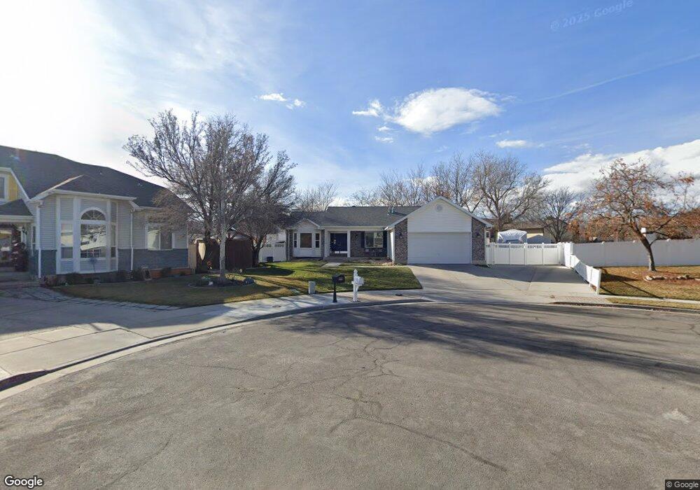 12438 Maple Cir, Riverton, UT 84065 - photo 1