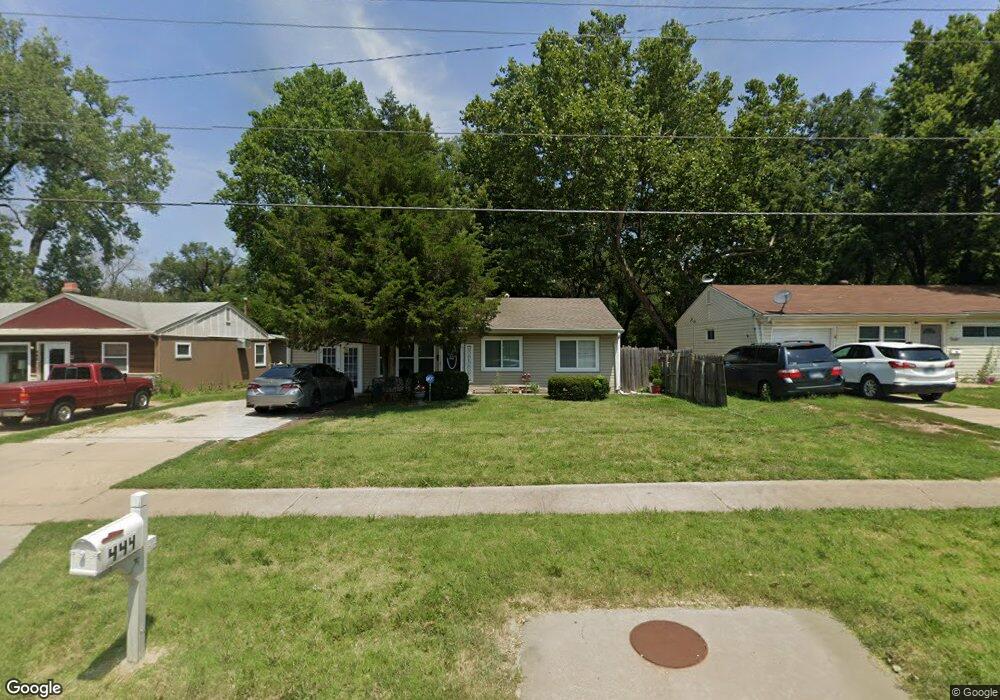 444 SE 37th St, Topeka, KS 66605 - photo 1