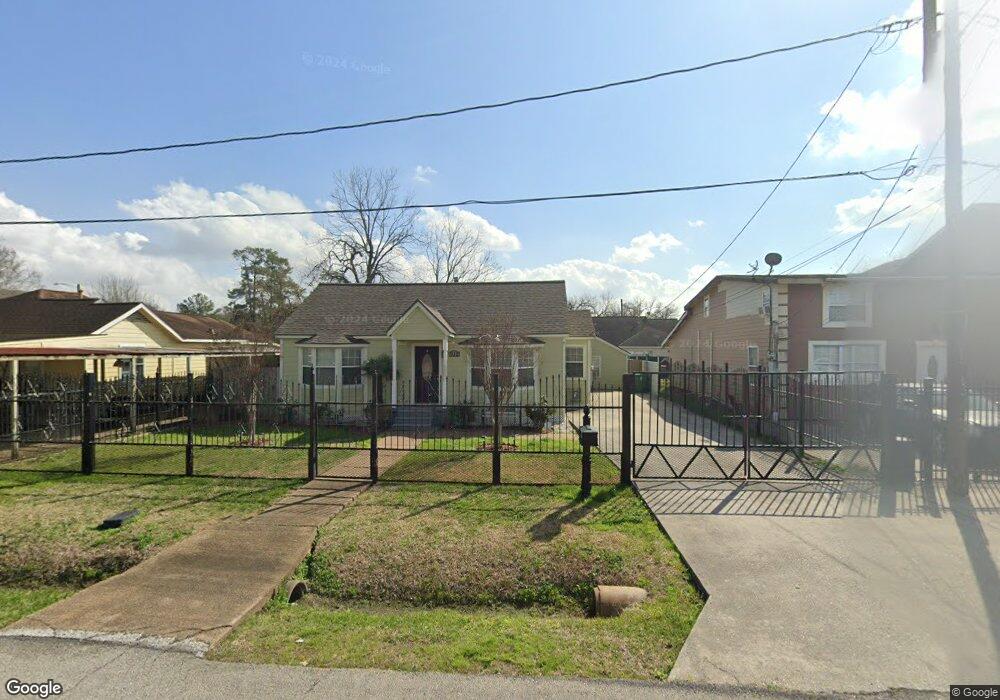 912 Frisco St, Houston, TX 77022 - photo 1