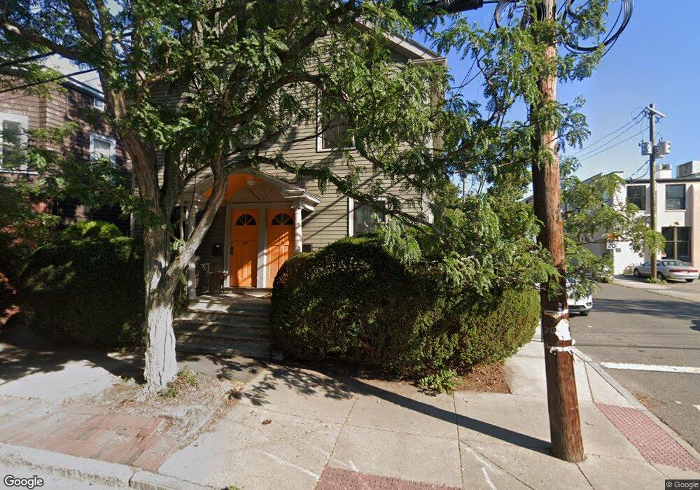 218 Brookline St unit 1, Cambridge, MA 02139 - photo 1