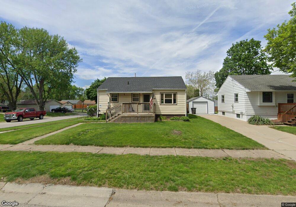 2102 60th St, Des Moines, IA 50322 - photo 1
