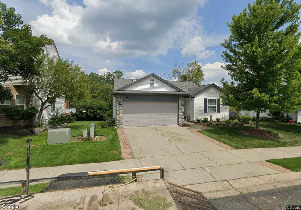 1033 Princeton Dr unit 63, Waterford, MI 48327 - photo 1