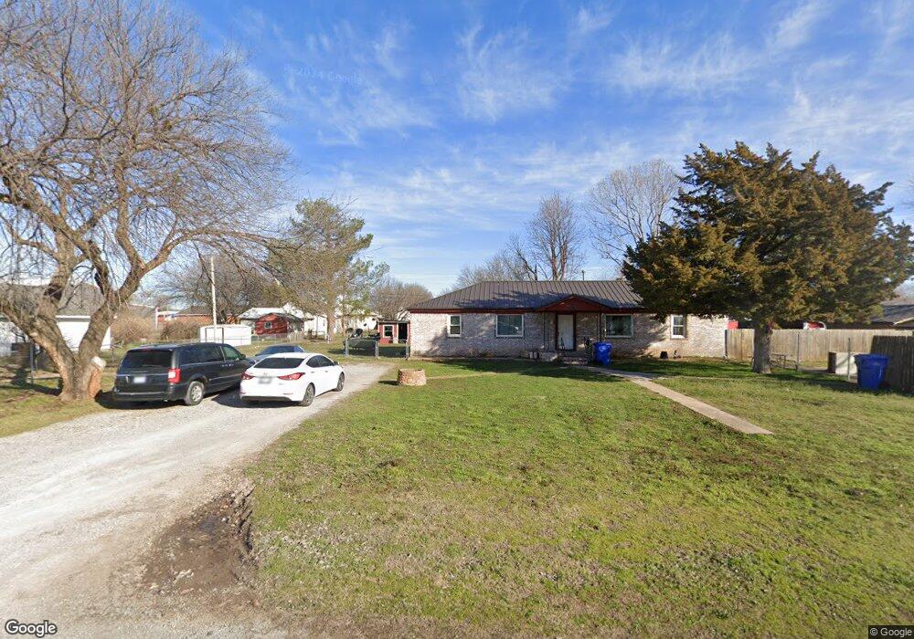 308 W E Ave, Cache, OK 73527 - photo 1