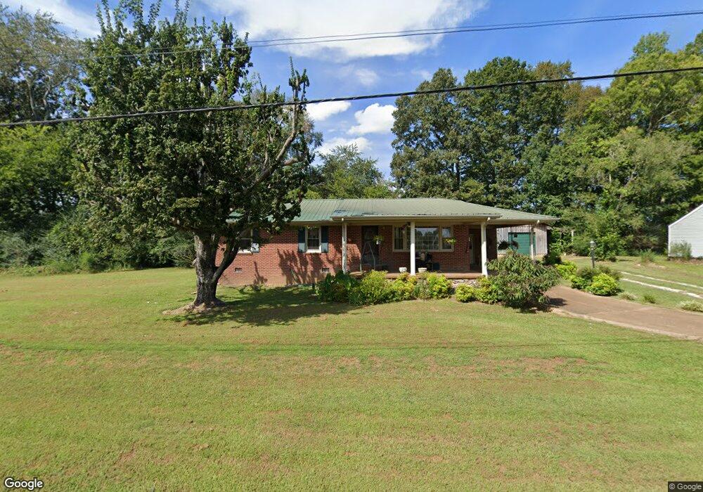 137 W Brooklyn St, Linden, TN 37096 - photo 1