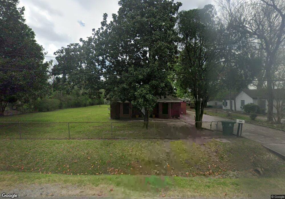 737 Millville Dr, Houston, TX 77091 - photo 1