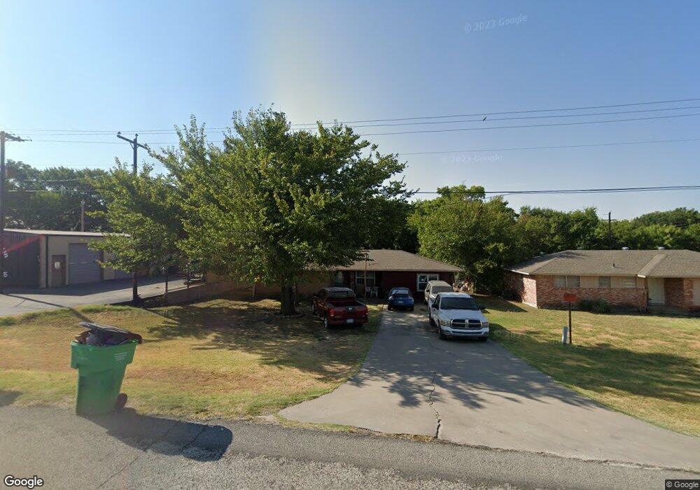 2104 E Highway 82, Gainesville, TX 76240 - photo 1