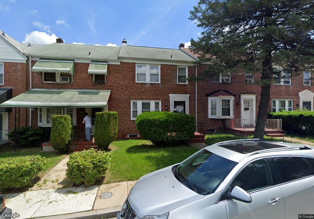 815 Wildwood Pkwy, Baltimore, MD 21229 - photo 1