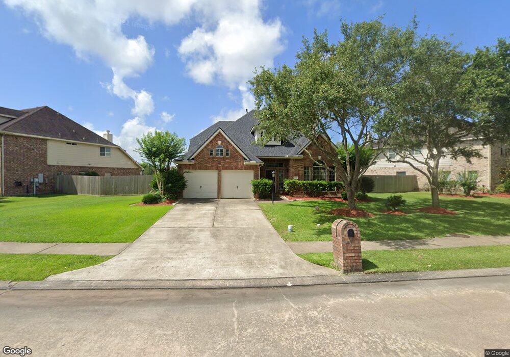 211 Falcon Lake Dr, Friendswood, TX 77546 - photo 1