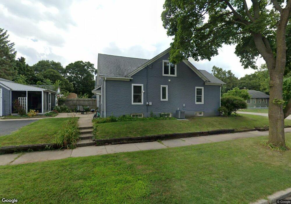 731 N Grove Ave, Elgin, IL 60120 - photo 1