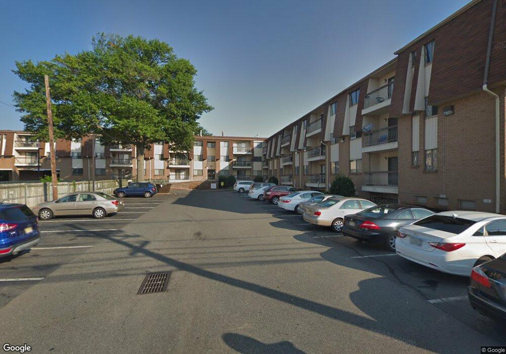 1150 W St George C14, Linden, NJ 07036 - photo 1