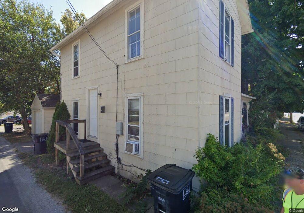 116 N Pearl Ave unit Upper unit, Lancaster, OH 43130 - photo 1