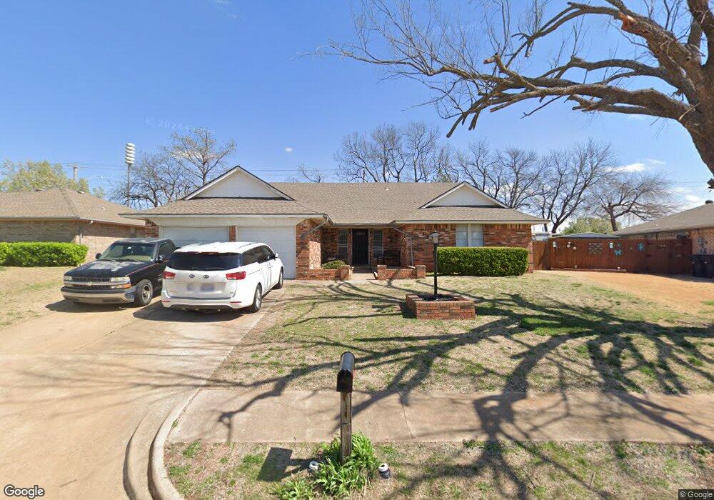 1800 E Hills Dr, Moore, OK 73160 - photo 1