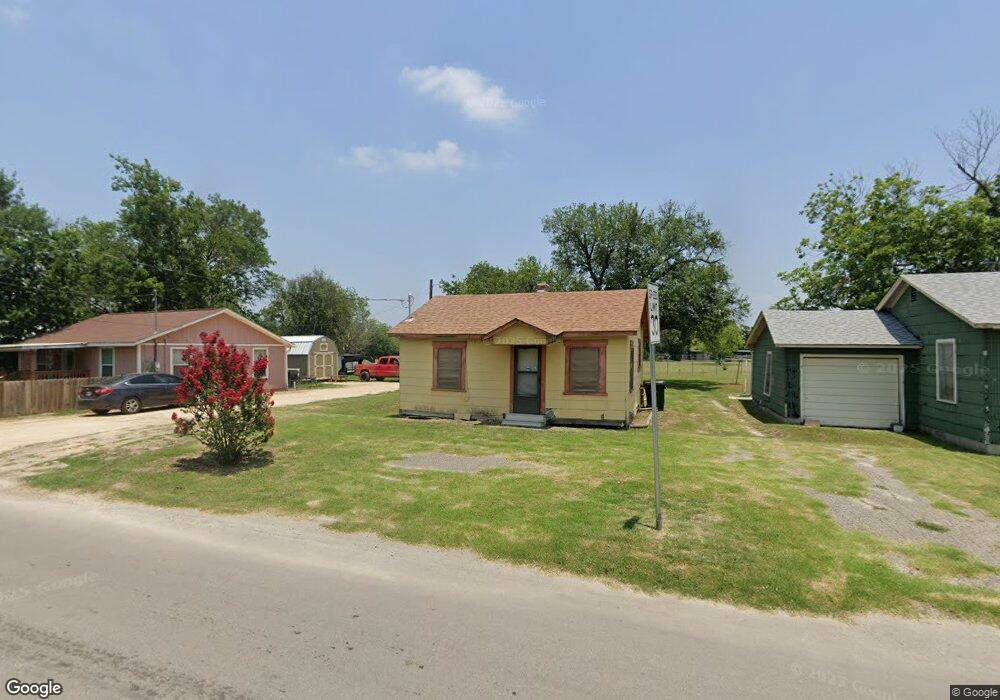 1405 N Heideke St, Seguin, TX 78155 - photo 1