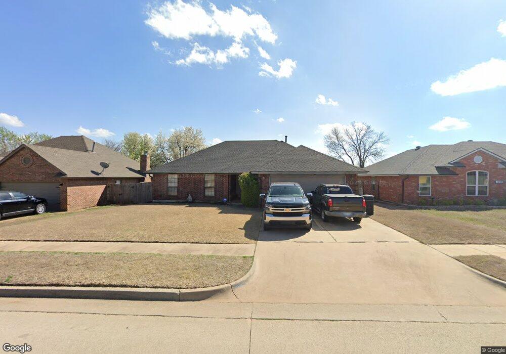 1604 NE 11th St, Moore, OK 73160 - photo 1