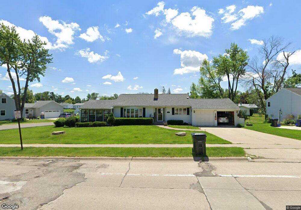 2401 1st Ave SW, Cedar Rapids, IA 52405 - photo 1