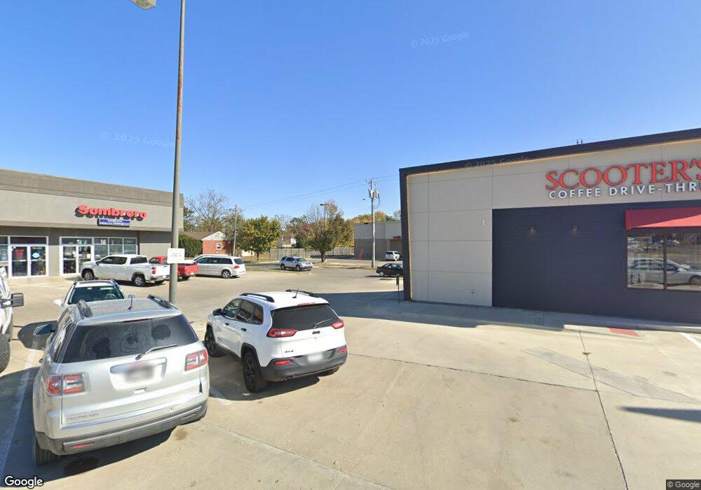 1114 1st Ave E, Newton, IA 50208 - photo 1