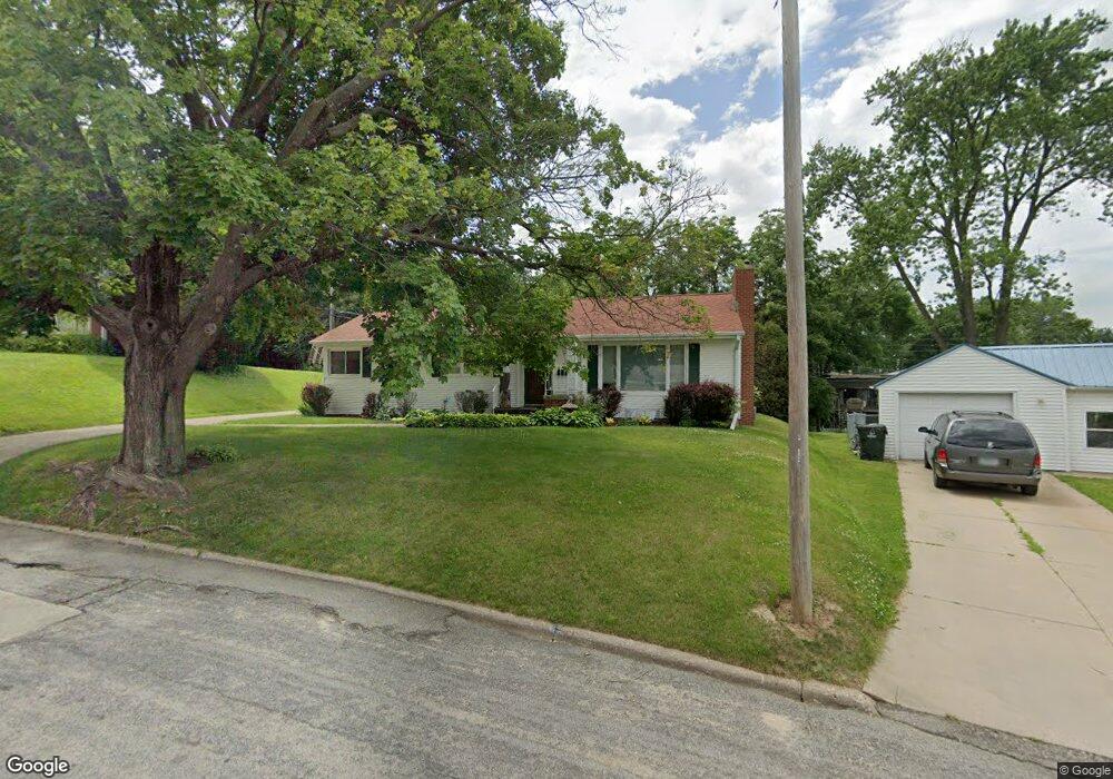 2166 Chandler St SW, Cedar Rapids, IA 52404 - photo 1