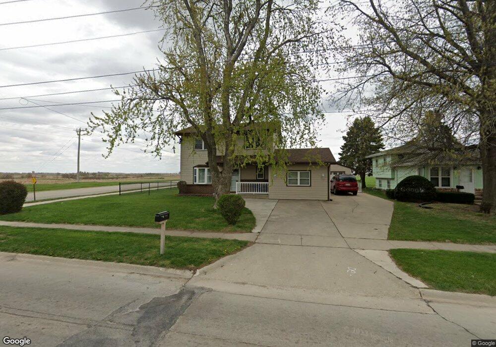 1042 E 19th St N, Newton, IA 50208 - photo 1
