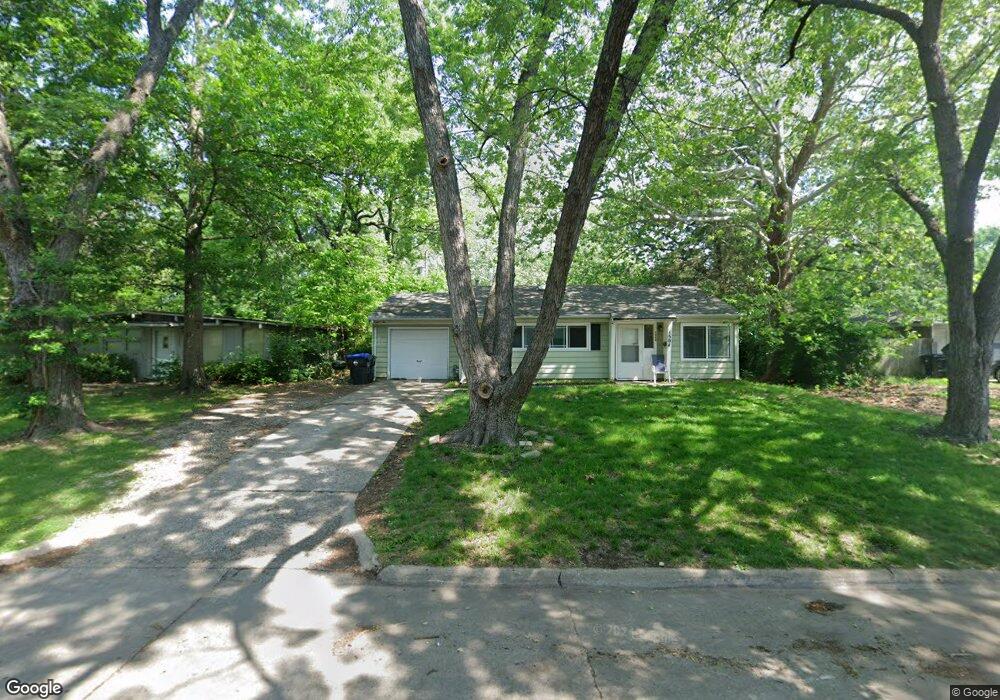 1504 SW 24th St, Topeka, KS 66611 - photo 1
