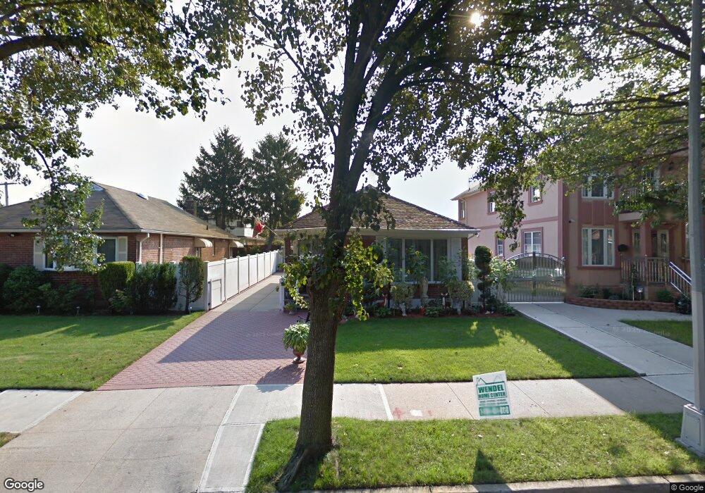 8111 254th St, Glen Oaks, NY 11004 - photo 1