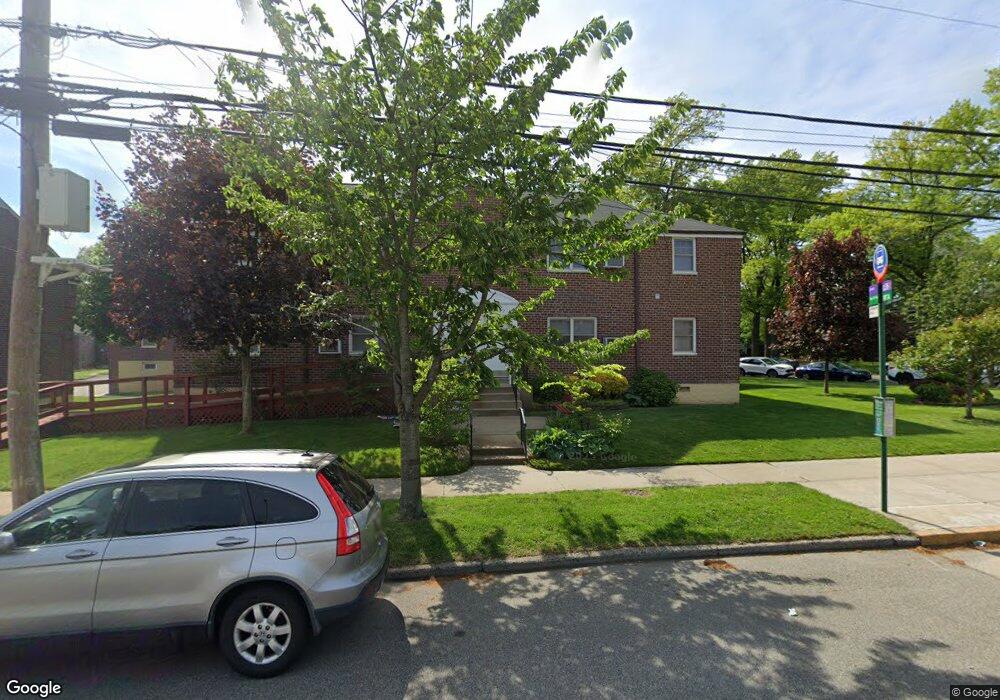 6102 Little Neck Pkwy unit 1, Little Neck, NY 11362 - photo 1