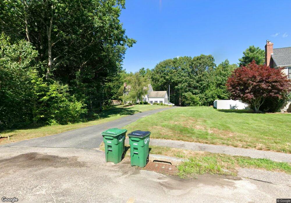 318 Edgewater Dr, Pembroke, MA 02359 - photo 1