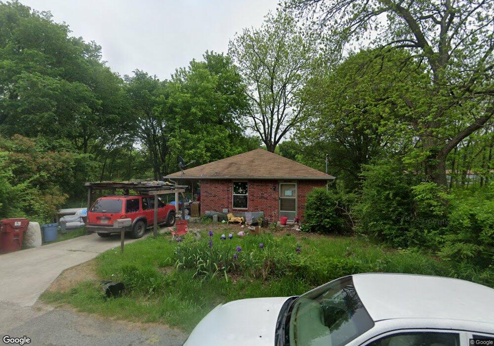 518 E 1st St, Bonham, TX 75418 - photo 1