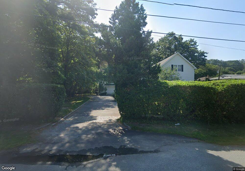 542 Glen Cove Rd, Glen Head, NY 11545 - photo 1