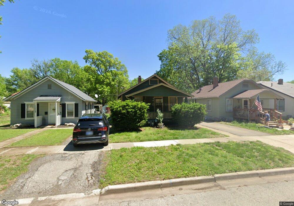 1230 SW Wayne Ave, Topeka, KS 66604 - photo 1
