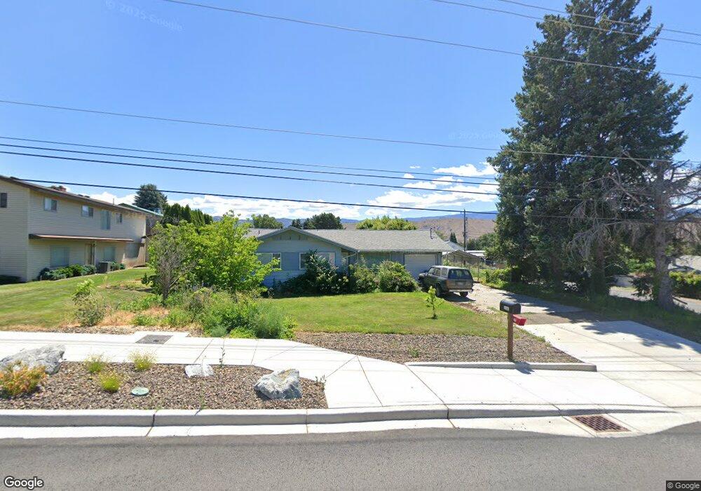 1520 5th St NE, Wenatchee, WA 98802 - photo 1