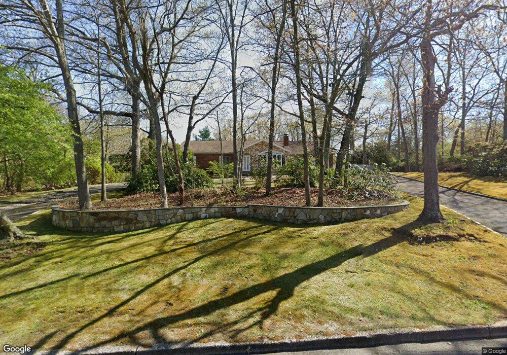 60 Havemeyer Ln, ComMacK, NY 11725 - photo 1