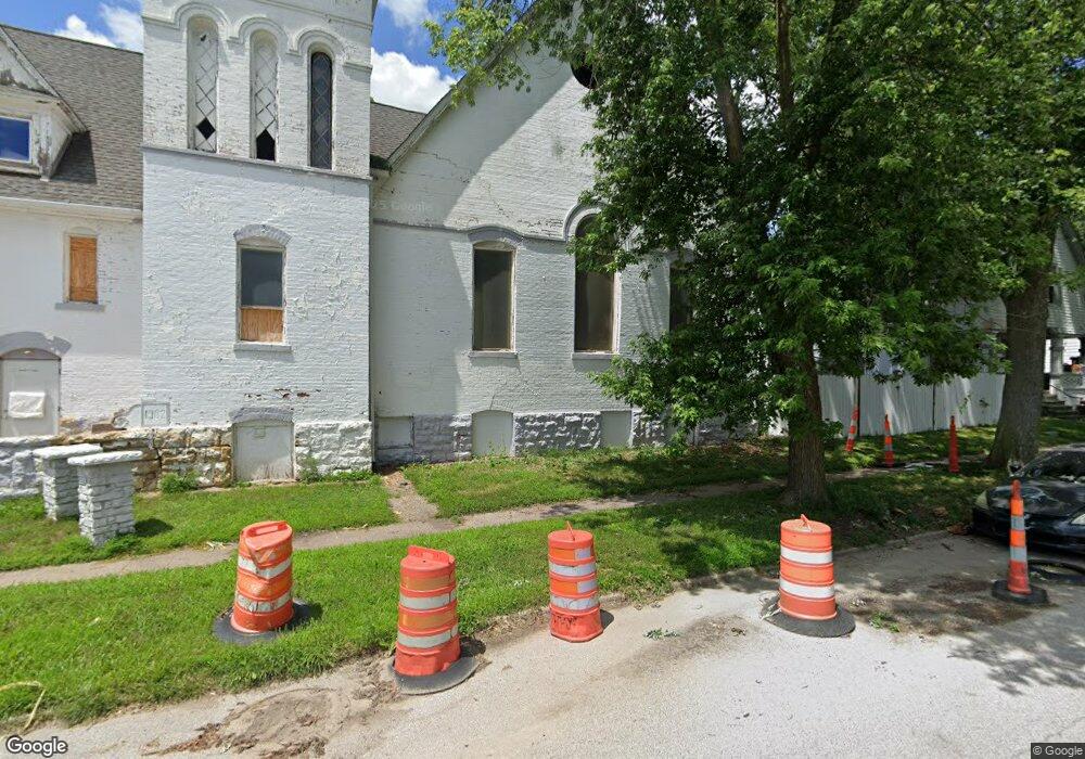 2202 W 4th St, Davenport, IA 52802 - photo 1