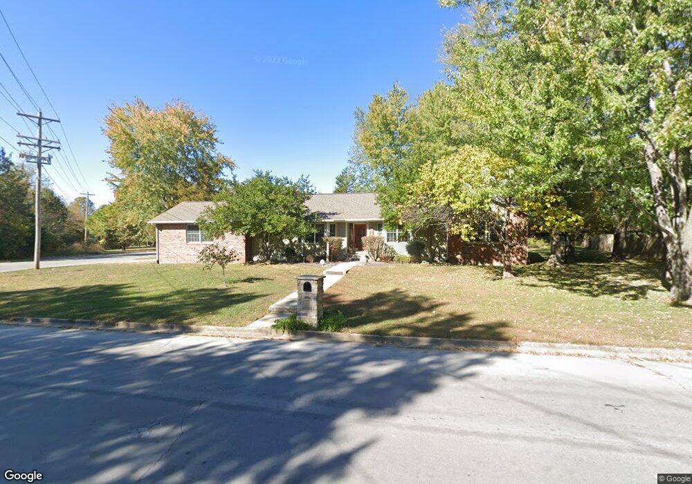 1009 Winchester Dr, Rolla, MO 65401 - photo 1