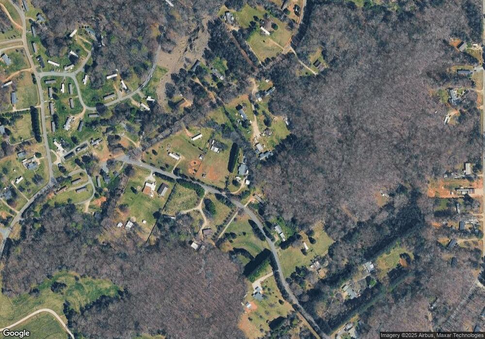 1314 Colonial Rd, Clover, SC 29710 - photo 1